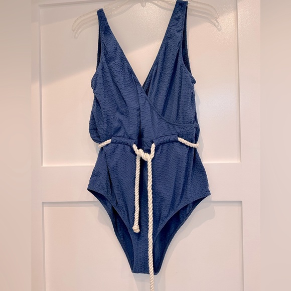 Lisa Marie Fernandez Swim Navy Yasmin Rope Belted Seersucker 4 fits sizes 8-12 - Picture 1 of 16